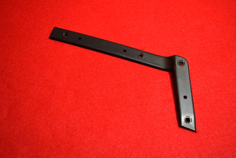 Corvette lower "L" Shape Valance Retainer RH / Product Number: FS194R